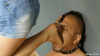 Soles Gagging - close view (1080HD).webp