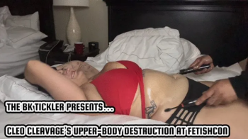 CLEO CLEAVAGE’S UPPER-BODY DESTRUCTION AT FETISHCON.webp