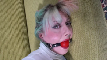 5087 Amber in A welcome Ballgag.webp