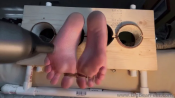 Icy Hot 2025 - Ice and foot roasting size 13 wide feet.webp