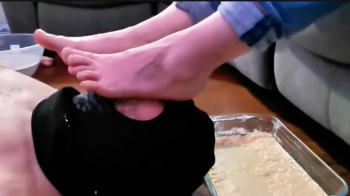 Slave Eats Dessert Off Niki's Feet and Cum on Her Feet Then Eats It (MP4).webp