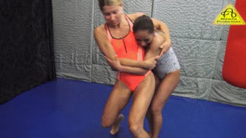 Wedgie wrestling- Antscha vs Nomi.webp