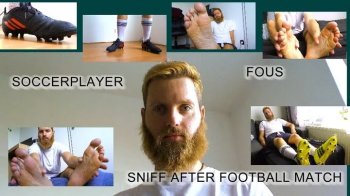 Barefoot soccer player Fous.webp