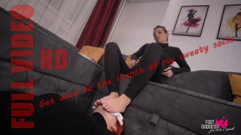 HD_Dirty slut and dirty sneakers - FULL.webp