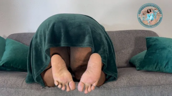 Big Step Mama’s Loud Wet Fart Countdown - Queensizesexyfeet.webp