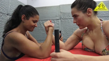 Armwrestling Bagheera vs Calissa.webp