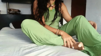 You like to see me love my feet and suck my toes (7).webp