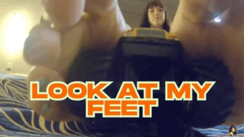 Giantess Crew -Victoria – look at my feet.webp
