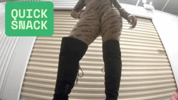 Giantess Crew – Rain – Quick Snack.webp