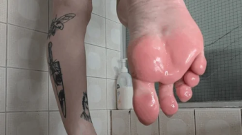 Shower Time - Giantess Edition.webp