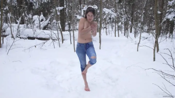 Kamilla - Barefoot Snow Babe (WMV UHD).webp