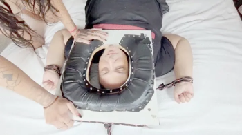 BABE FARTING ON THE SLAVE TIED TO A SMOTHERBOX - CLIP 1.webp