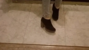 Sexy Silver Toenails & Bare Feet Tease – Platform Heels Removal Mirror Foot Fetish.webp