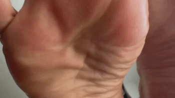 GIANTESS LETS YOU WORSHIP HER SOLES.webp