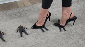 Crushing 5 Tiny Men Beneath My Saint Laurent Slingbacks – Extreme Toe Cleavage Domination.webp