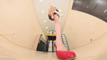 Foxy - red pumps VR 360 8K.webp