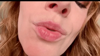 Gentle Giantess Kisses POV.webp