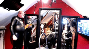 Black Rubber Suspension Bondage.webp