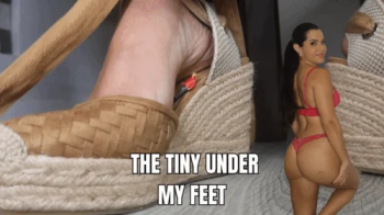 The tiny under my feet - OnlyVanessa (custom clip).webp