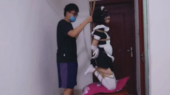 whh02 - A Chinese girl wearing white stockings and blindfolded, bound by ropes vibrates to orgasm.webp
