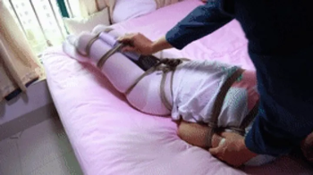 hui16 - Girl in white stockings bound by ropes.webp