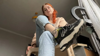 Kathrynnegoddessfeet - Smelly sneakers, socks and feet!.webp