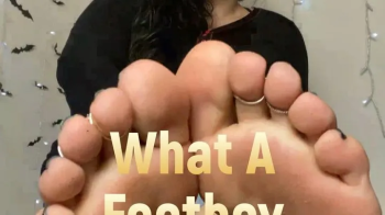 Secretly Smelling Miss Murdah - What A Footboy Should Do 4K.webp
