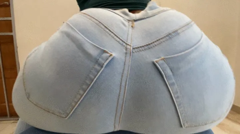 Tabbys Ebony Assss - FARTS IN JEANS AFTER STUFFING MY FACE WITH BBQ CHICKEN PIZZA!.webp